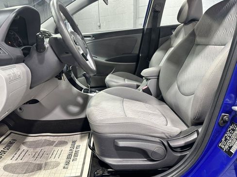 Used 2013 Hyundai Accent GLS w/ Premium Pkg FWD image 10