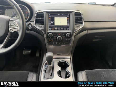 Used 2018 Jeep Grand Cherokee Altitude AWD/4WD image 15