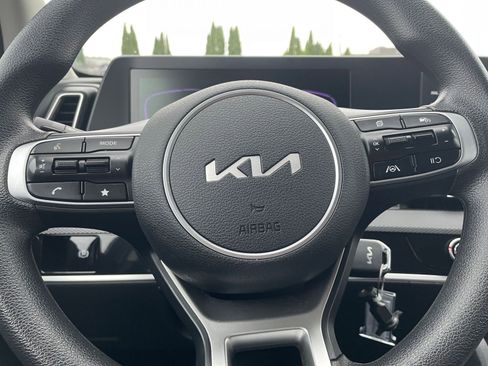 Used 2025 Kia Sportage LX image 25