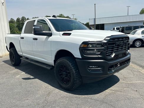 Used 2026 RAM 2500 Tradesman AWD/4WD image 4
