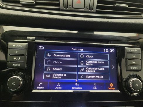 Used 2020 Nissan Rogue SV FWD image 25