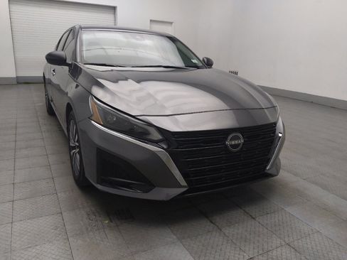 Used 2024 Nissan Altima 2.5 SV image 13