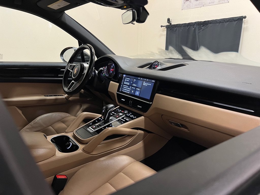 Used 2020 Porsche Cayenne AWD/4WD image 15