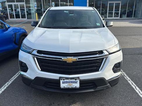Used 2023 Chevrolet Traverse LS AWD/4WD image 2