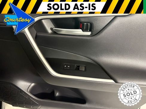 Used 2021 Toyota RAV4 Limited FWD image 12