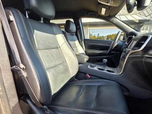 Used 2014 Jeep Grand Cherokee Limited image 13