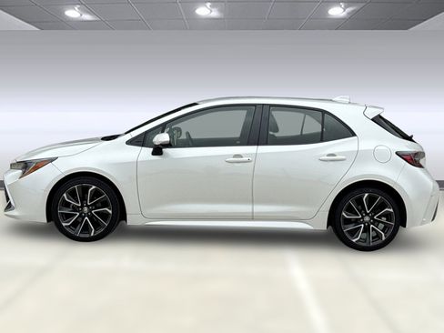 Used 2019 Toyota Corolla XSE image 2