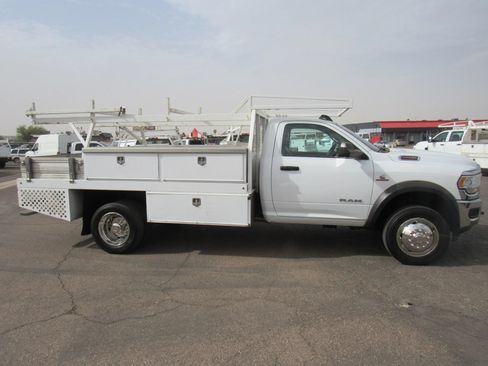 Used 2020 RAM 5500 Tradesman RWD image 5