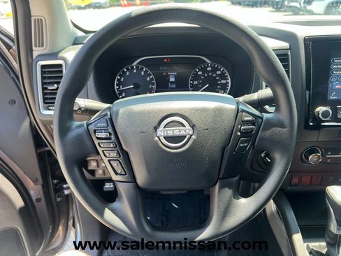 Used 2024 Nissan Frontier SV AWD/4WD image 13