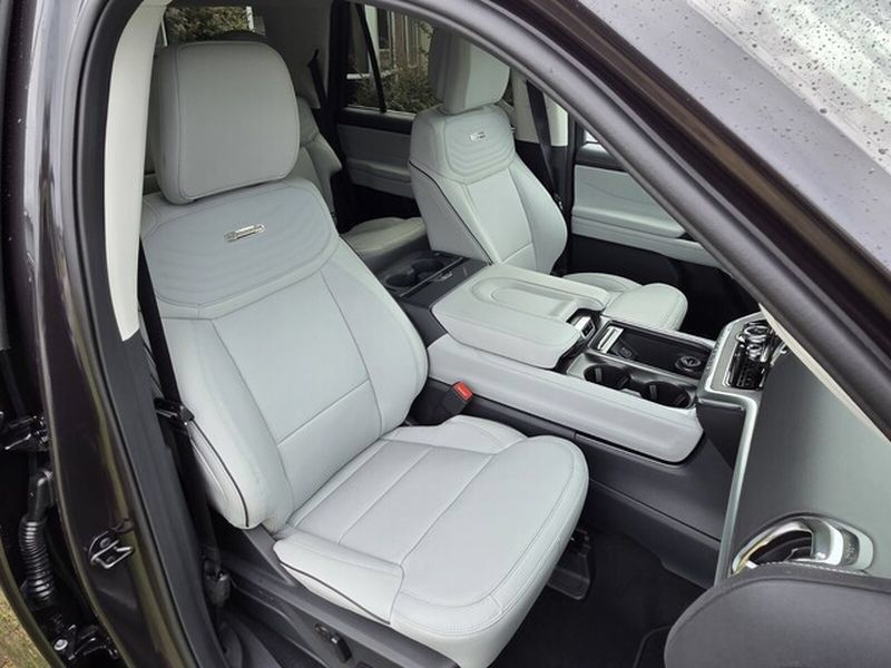 New 2026 Ford Expedition Platinum w/ Platinum Ultimate Package AWD/4WD image 12