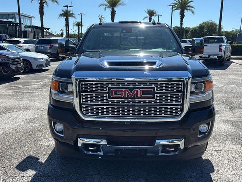Used 2019 GMC Sierra 2500 Denali w/ Duramax Plus Package AWD/4WD image 2