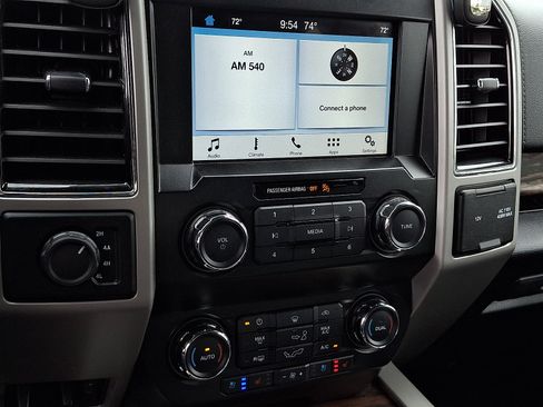 Used 2019 Ford F150 Lariat AWD/4WD image 23