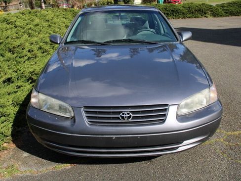 Used 1997 Toyota Camry LE image 9