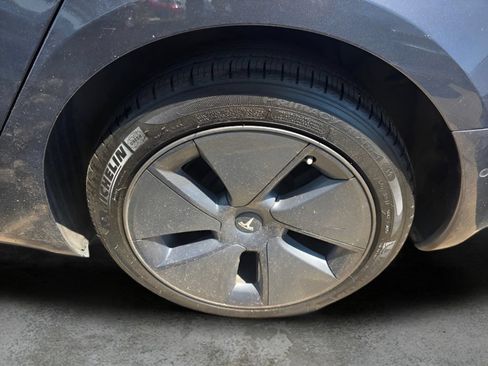 Used 2022 Tesla Model 3 Long Range AWD/4WD image 17