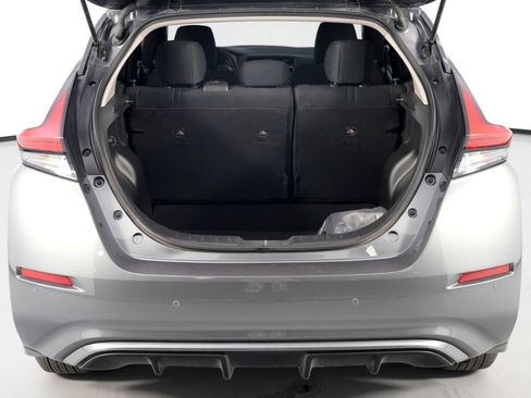 Used 2025 Nissan Leaf S image 9