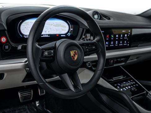 Certified 2025 Porsche Cayenne S AWD/4WD image 14