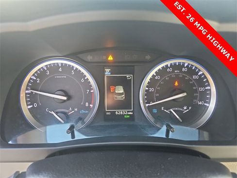 Used 2019 Toyota Highlander SE image 12