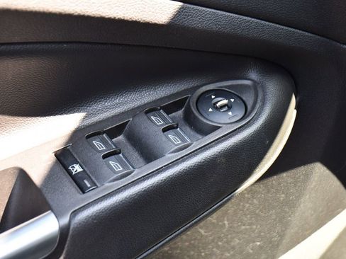 Used 2014 Ford Escape Titanium FWD image 25