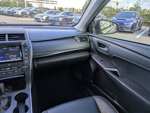 Used 2015 Toyota Camry XLE image 16