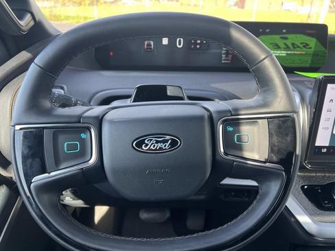Used 2025 Ford Expedition Tremor AWD/4WD image 22