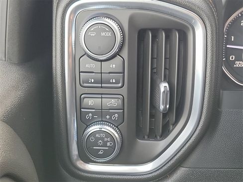 Used 2022 GMC Sierra 3500 AT4 w/ AT4 Preferred Package image 16