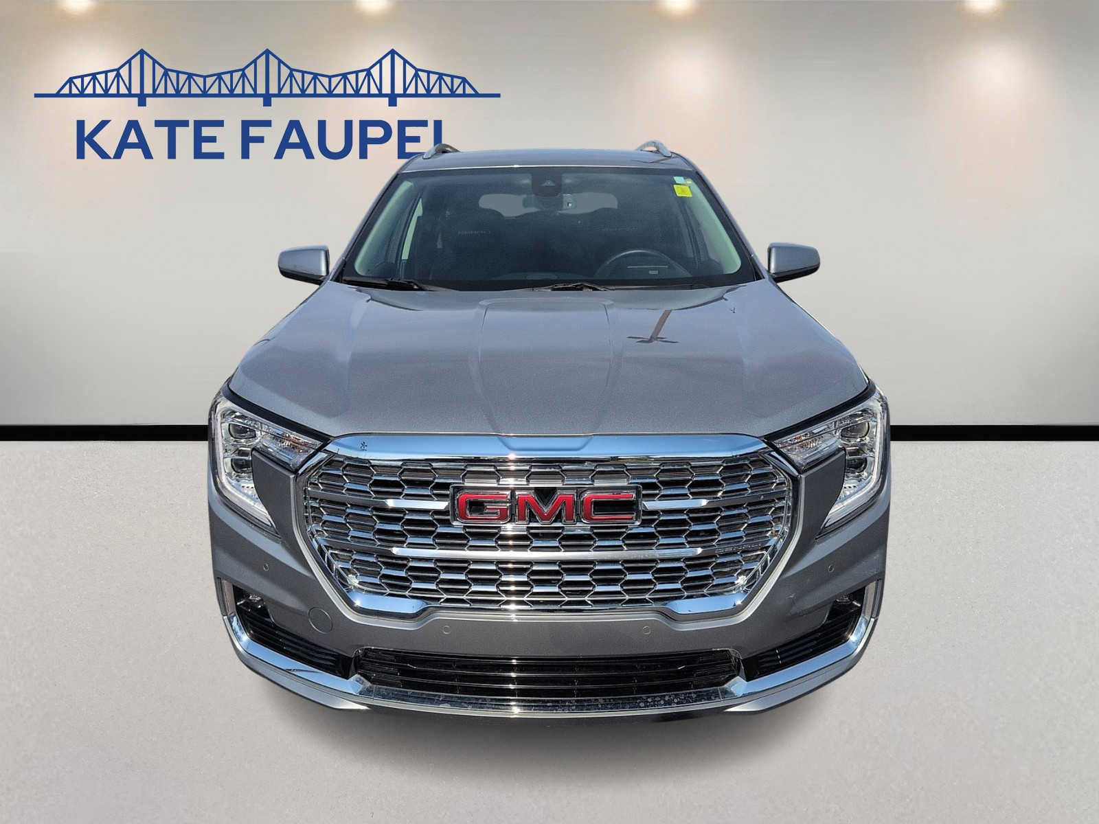 Used 2024 GMC Terrain Denali AWD/4WD image 2