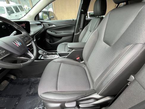 Used 2025 Buick Encore GX Preferred AWD/4WD image 28