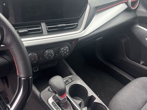 Used 2024 Chevrolet Trax RS w/ Sunroof Package FWD image 2