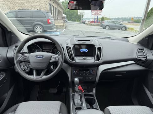 Used 2017 Ford Escape SE w/ Equipment Group 201A AWD/4WD image 15
