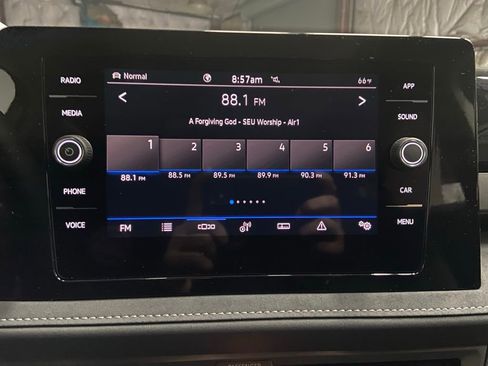 New 2026 Volkswagen Taos SE image 12