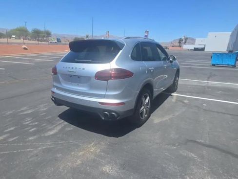 Used 2016 Porsche Cayenne S AWD/4WD image 4