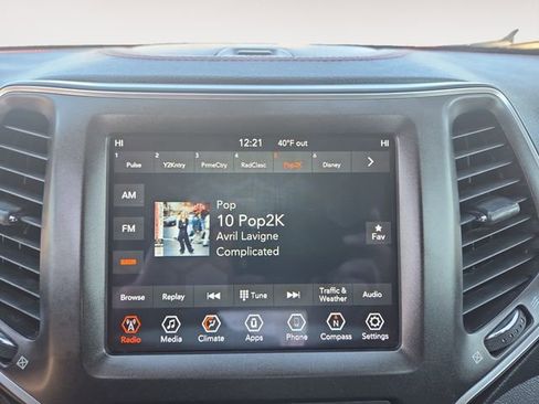 Used 2019 Jeep Cherokee Trailhawk image 22