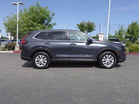 Used 2025 Honda CR-V LX image 2