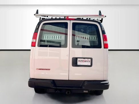 Used 2025 Chevrolet Express 2500 w/ Driver Convenience Package RWD image 6