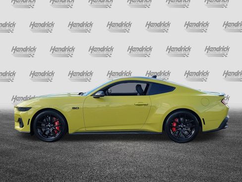 Used 2025 Ford Mustang GT Premium RWD image 4