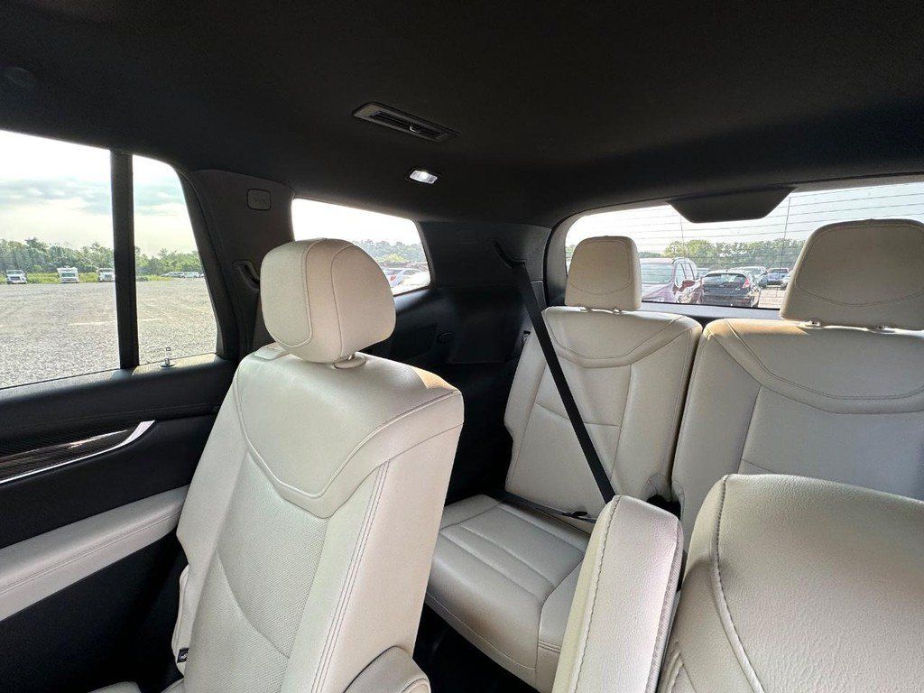 Used 2021 Cadillac XT6 Sport AWD/4WD image 14