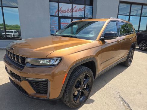 New 2026 Jeep Grand Cherokee L Limited w/ Limited Altitude Package AWD/4WD image 40