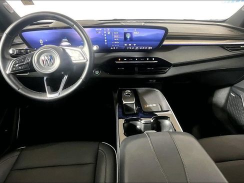 Used 2025 Buick Enclave Preferred FWD image 11