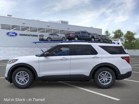 New 2026 Ford Explorer Active RWD image 3