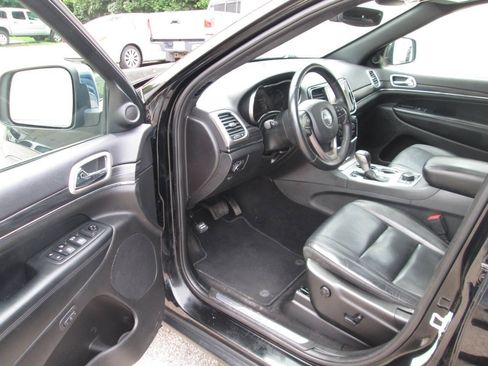 Used 2019 Jeep Grand Cherokee Limited AWD/4WD image 15