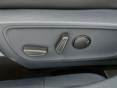 New 2025 Ford Maverick Lariat w/ Black Appearance Package image 22