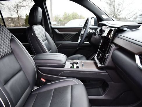 Used 2024 GMC Acadia Denali w/ Super Cruise Package image 34