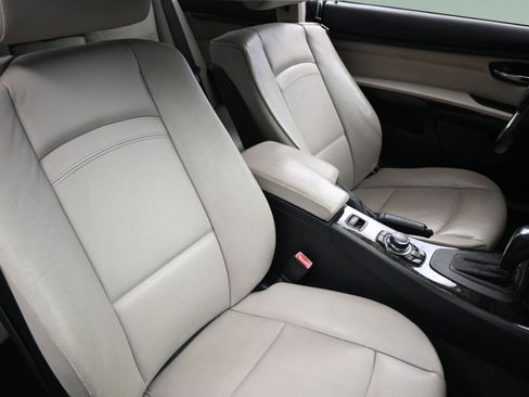 Used 2013 BMW 328i Convertible RWD image 48