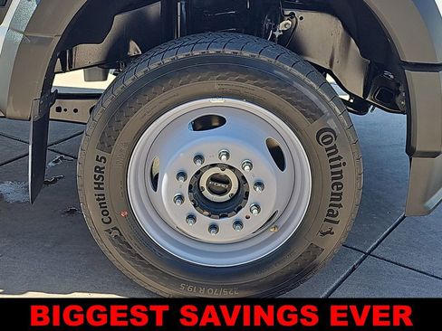 New 2025 Ford F550 4x4 Regular Cab Super Duty image 39
