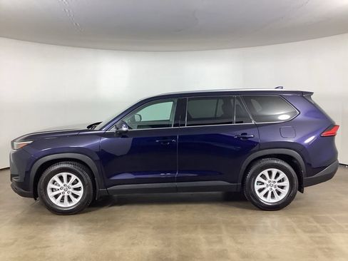 Used 2024 Toyota Grand Highlander AWD image 17