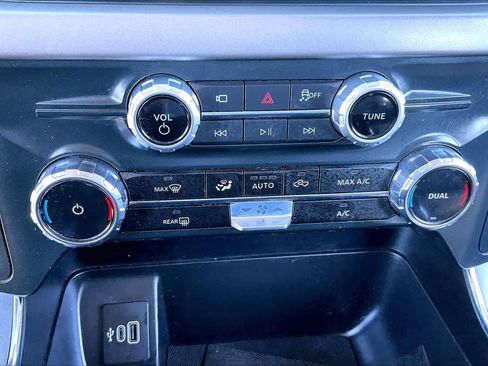 Used 2025 Ford F150 XLT w/ Equipment Group 301A Standard image 32