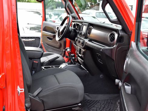 Used 2020 Jeep Wrangler Unlimited Sport image 9