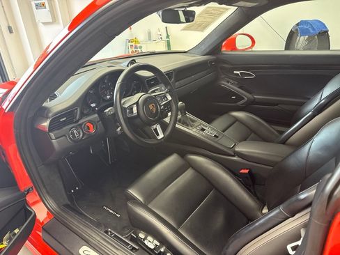 Used 2019 Porsche 911 Carrera GTS RWD image 5