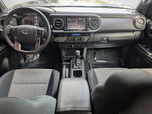 Used 2022 Toyota Tacoma TRD Off-Road image 14