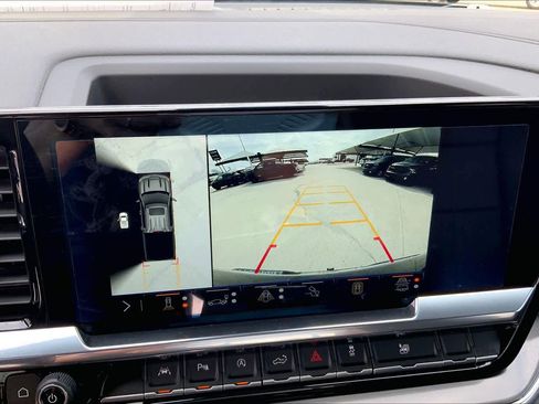 Used 2024 Chevrolet Silverado 1500 High Country w/ High Country Premium Package image 26